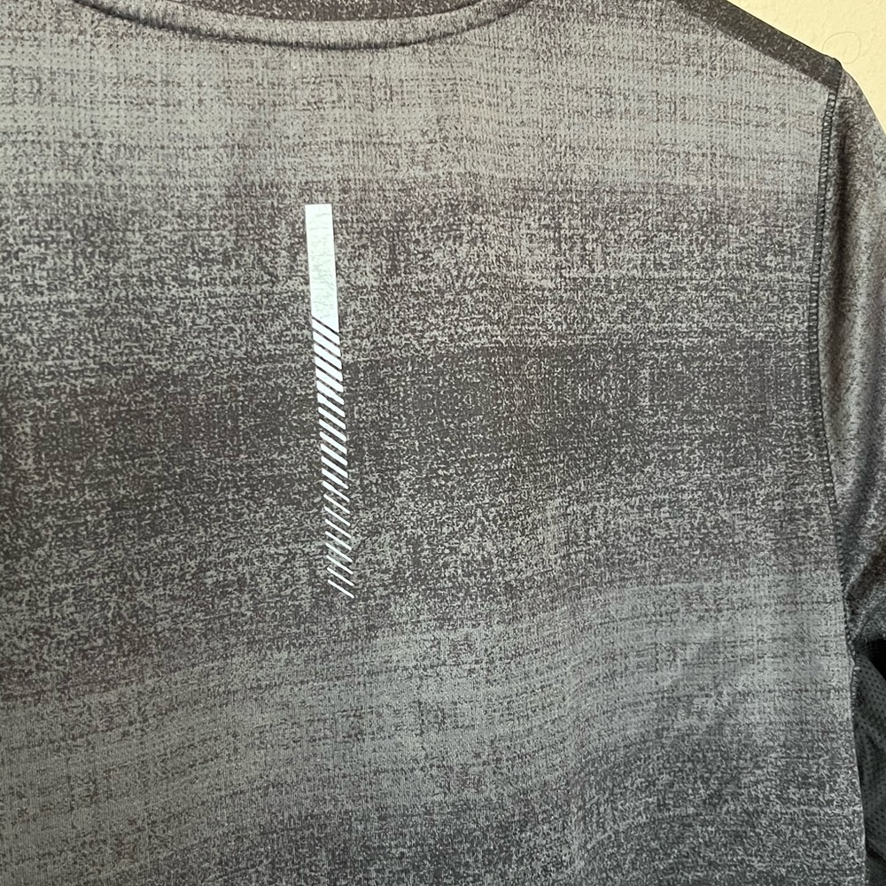 ASICS shirt - Picture 5 of 9